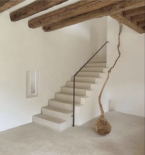 Mediterranean Stairs, Internal Stairs, Reling Design, Day Trips From Edinburgh, Tuscan Interior, Staircase Railings, Mediterranean Homes, House Stairs, November 30