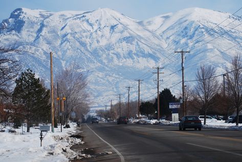 15 Best Places to Live in Utah   - The Crazy Tourist Farmington Utah, Cedar City Utah, Safe Neighborhood, Places To Live, Cedar City, State Capitals, Arches National Park, Bryce Canyon, Best Places To Live