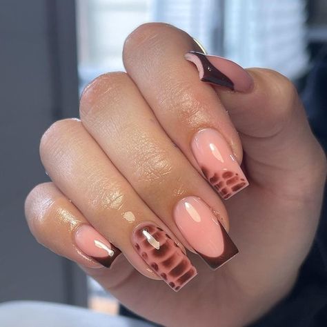 Cute Nails For Autumn, Nails Design November, Square Nail Designs Autumn, Short Square Acrylic Nails Autumn, Cute Nails For September, Nail Art Designs Beige, Nail Art Designs Summer Square, Autumn Nails Biab, Biab Nail Design Autumn