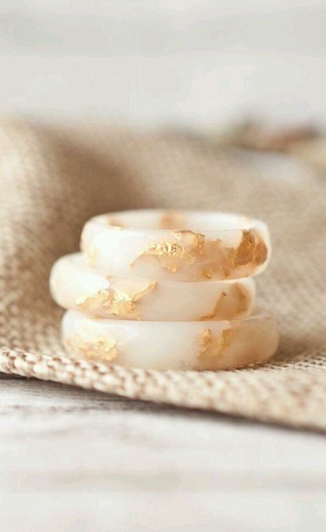 Resin Rings, Diy Resin Art, Diy Resin Crafts, Jewellery Store, Resin Ring, Gold Flakes, White Gold Jewelry, Cute Rings, Elegant Necklaces