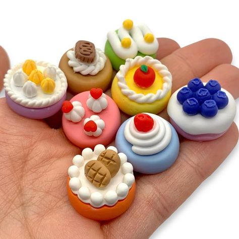 Polymer Clay Crafts Food, How To Make Things With Clay, Clay Kawaii Ideas, Cute Little Clay Ideas, Cute Clay Miniatures, Make Things With Clay, Cute Crafts With Clay, Idea With Clay, Plastisin Craft