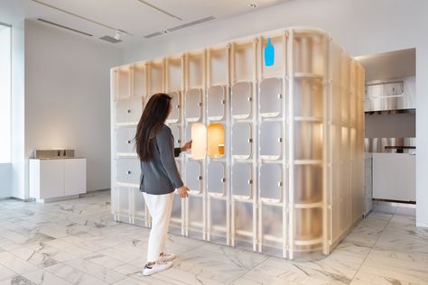 Japanese Traditional Architecture, Pop Up Cafe, Blue Bottle Coffee, Jewelry Store Design, Furniture Details Design, Blue Bottle, Technology Design, Retail Space, Pop Up Store