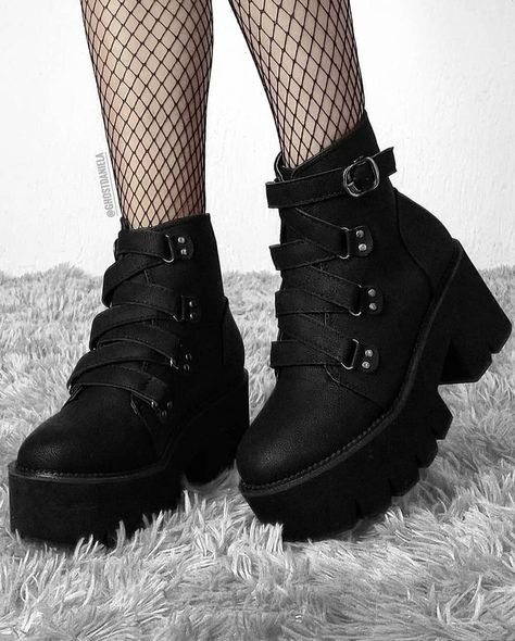 Alt Shoes, Edgy Boots, Club Attire, Edgy Elegance, Goth Shoes, Goth Boots, Club Outfits For Women, Snow Outfit, Baby Tees Y2k