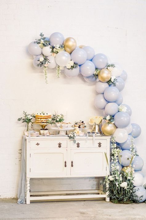 Arch Wedding Decor, Blue Balloon Arch, Balloon Arch Wedding, Ideas For Weddings, Green Wedding Flowers, Idee Babyshower, Deco Champetre, Gold Wedding Inspiration, Blue Luxury