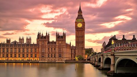 London Aesthetic Wallpaper, Bridge Wallpaper, Wallpaper Travel, London Wallpaper, Body Combat, Background Landscape, Big Ben Clock, Aesthetic London, Cheap Places To Travel