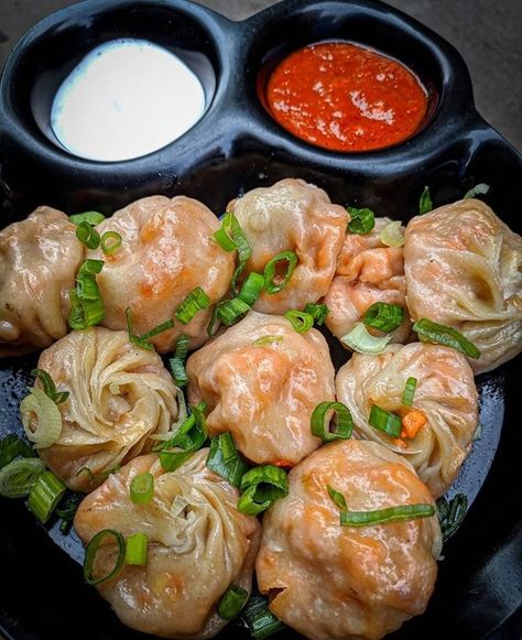 Momos Food Images, Momos Aesthetic Food, Momos Aesthetic, Momos Food, Momo Food, Halwa Puri, Indian Fast Food, Momos Recipe, Variety Food