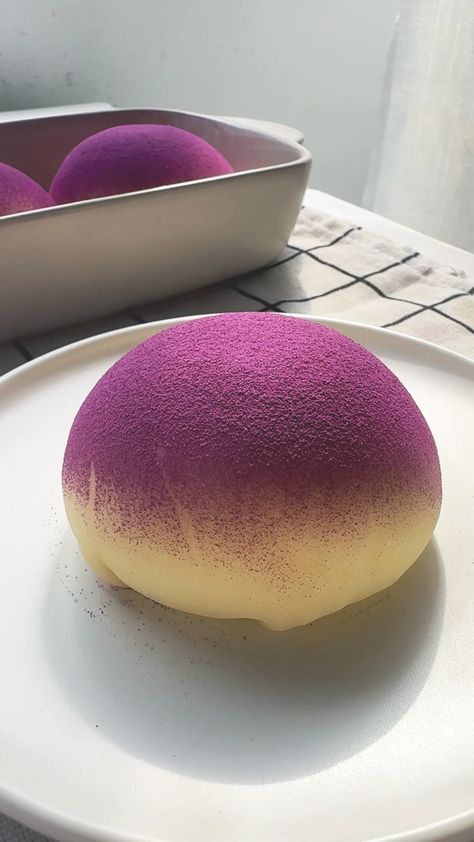 So delicious! Sweet Potato Mochi, Potato Mochi, Castella Cake, Springform Cake, Sweet Potato Powder, Purple Sweet Potato, Springform Pan Cake, Colorful Desserts, Purple Sweet Potatoes