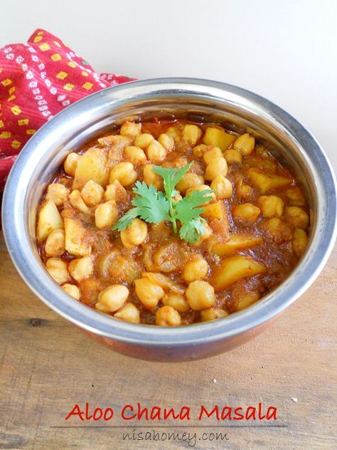 aloo chana masala Aloo Masala Recipe, Khana Picture, Chana Aloo, Aloo Chana, Aloo Masala, Chole Recipe, Authentic Indian Recipes, Indian Dal, Desi Recipes