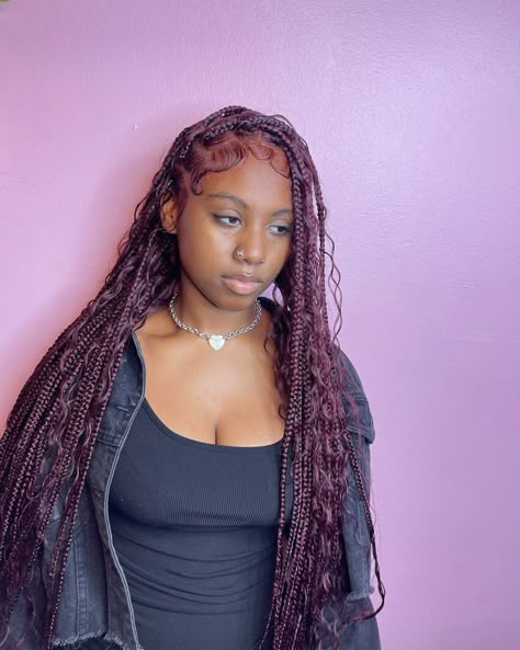 Burgundy Braid Hairstyles, Burgundy Hairstyles Braids, Burgandy Braids Hairstyles, Magenta Knotless Braids, Purple Boho Knotless Braids, Knotless Box Braid Color Ideas, Boho Braids Burgundy, Pink And Burgundy Braids, Burgundy And Brown Braids