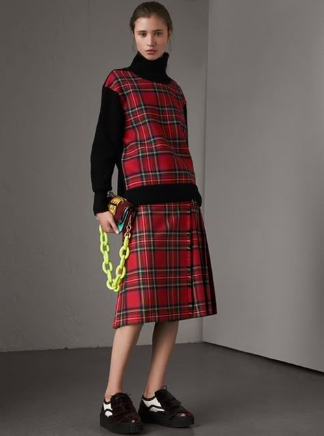 Kitch Style, Celtic Fashion, Tartan Fashion, Burberry Sweater, Bulgarian Rose, British Outfits, Fragrances For Women, Cashmere Turtleneck, Mod Fashion