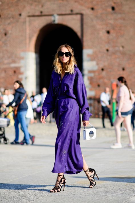 The Best Street Style From Milan Fashion Week Alexa Chung Street Style, Mode Purple, Milan Fashion Week Street Style, Purple Outfits, Street Style Trends, Milan Fashion Weeks, The Best Street Style, Best Street Style, Spring Street Style