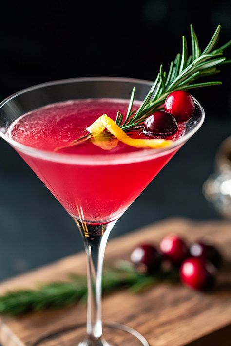 Easy Christmas Martini Very Merry Ornamentini, Merry Berry Martini, Cinnamon Roll Martini, Vodka Martini Recipes Easy, Easy Christmas Martini Recipes, Christmas Martini Recipes Vodka, How To Make A Martini, Savory Martini Recipes, Flirtini Martini