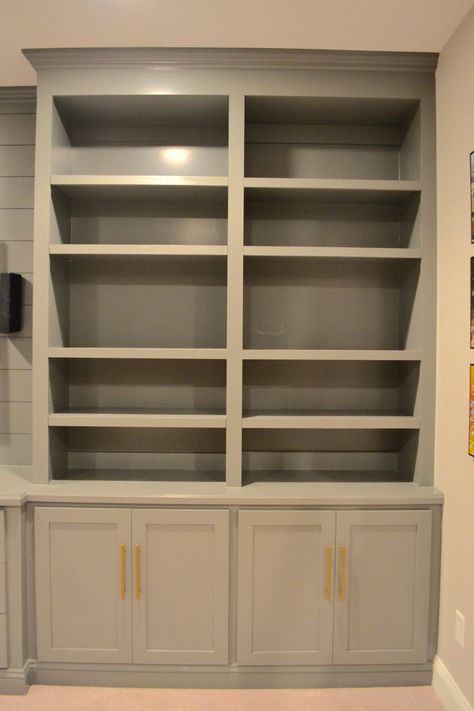 Built In Family Room, Bookcase Entertainment Center, New House Goals, Diy Gate, Built In Entertainment Center, Ikea Bookcase, Built In Shelves Living Room, Bookcase Diy, Diy Entertainment