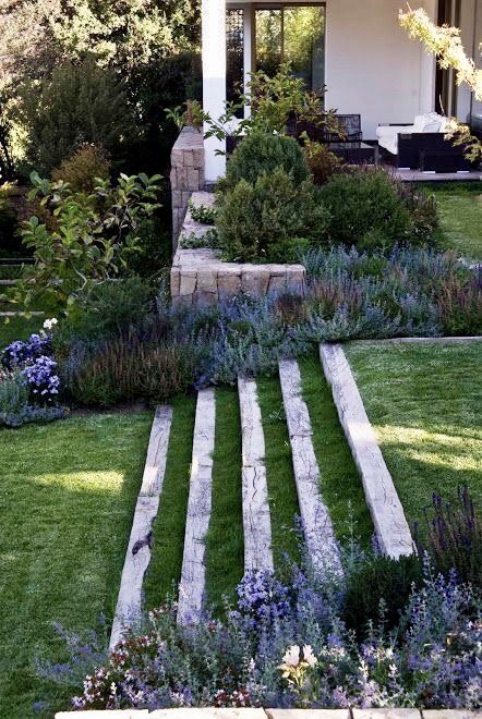 Garden Stairs, Sloped Garden, Garden Steps, Garden Types, Cottage Gardens, Front Lawn, Have Inspiration, Natural Garden, Garden Care