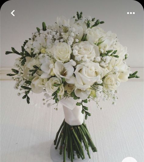 Wedding Flower Arrangements Bouquets, Classic White And Green Wedding Bouquet, White Bridal Bouquet With Pop Of Color, Bride Flower Bouquet 2023, Bridesmaid Flowers Bouquet, Basic Bridal Bouquet, Elegant Bridal Flowers, Nikkah Flower Bouquet, Wedding Bouquets Round