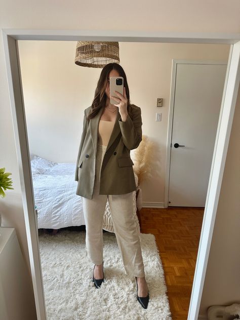 Mushroom Blazer Outfit, Army Green Blazer Outfits For Women, Olive Green Blazer Outfit Work, Olive Blazer Outfits For Women, Olive Green Blazer Outfits For Women, Green Blazer Outfit Work, Olive Blazer Outfit, Olive Green Blazer Outfit, Olive Outfits