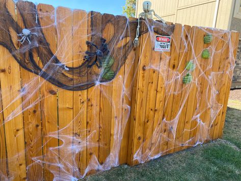 Simple fence decor for halloween. Hands and spiders were from Target. Web and gauze from Amazon. Decorating Fence For Halloween, Halloween Decorations Fence, Halloween Fence Ideas, Fence Halloween Decorations, Fence Halloween Decor, Halloween Fence Decor, Halloween Fence Decorations, Diy Halloween Fence, Simple Fence