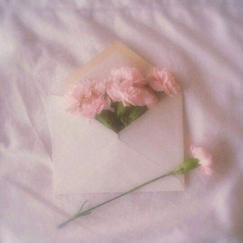 Pastel Pink Aesthetic, Princess Aesthetic, Vintage Modern, Pastel Aesthetic, Vintage Aesthetic, Rwby, Aesthetic Photo, Pink Aesthetic, Lana Del Rey