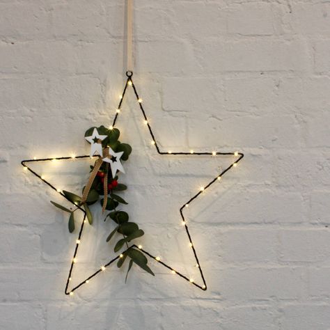 Metal Stars Decor, Wire Star, Christmas House Lights, Metal Star, Wire Lights, Xmas Diy, Star Light, Metal Stars, Star Decorations