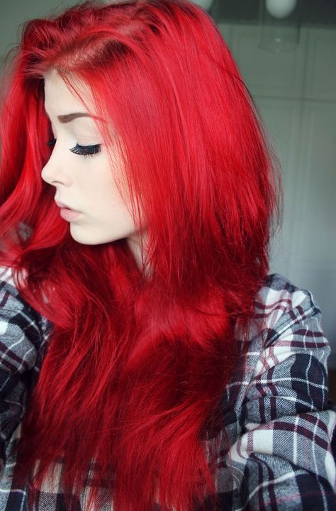 8 Tonos de rojo que debes probar en tu cabello Hair Color For Pale Skin, Blonde With Red Highlights, Ideas For Hair Color, Red Highlights In Brown Hair, Pale Skin Hair Color, Cherry Red Hair, Copper Red Hair, Red Ombre Hair, Red Blonde Hair