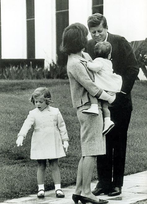 President John F Kennedy and family. Jfk And Jackie, John Junior, John Fitzgerald, Jfk Jr, Elisabeth Ii, The Kennedys, John John, First Ladies, Jackie O