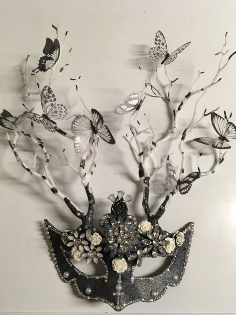 Custom Masquerade Mask, Fae Masquerade Mask, Moth Masquerade Mask, Masquerade Crown, Mascaras Aesthetic, Masquerade Mask Ideas, Masquerade Mask Aesthetic, Diy Party Mask, Mask Design Ideas