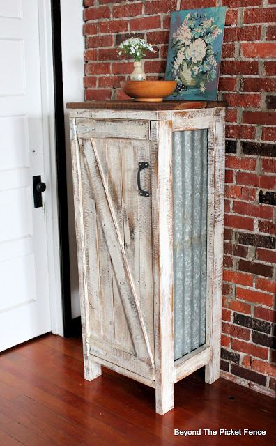 Armoire Repurpose, Jelly Cupboard, Rustic Furniture Diy, Barnwood Furniture, Wood Barn Door, Barn Style Doors, Barn Wood Projects, Diy Rustic Decor, Rustic Cabinets