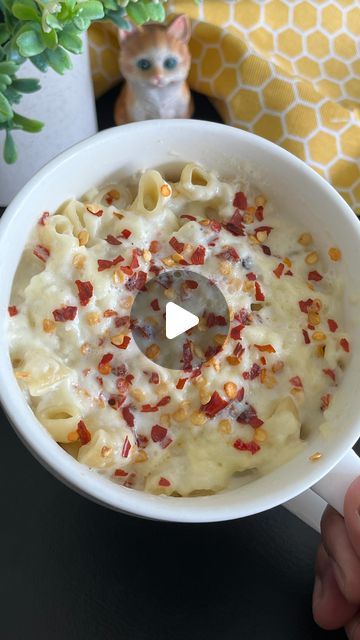 Alison Lethorn | Make your single serve Mac and Cheese in 5 mins!   What you need for the recipe   -Macaroni - 1/2 cup -Water - 1/2 cup -Salt as per taste... | Instagram Mac N Cheese In Microwave, Easy Mac And Cheese Recipe Microwave, Mac And Cheese Recipe In Microwave, Kraft Mac And Cheese In Microwave, Mac And Cheese Mug, Microwave Mac And Cheese, Microwave Dinner, Microwaved Mac And Cheese, 1960s Food