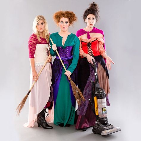 Dress up as the Sanderson sisters from Hocus Pocus by following this DIY Halloween group costume tutorial. Diy Hocus Pocus Costume, Hocus Pocus Trunk Or Treat, Hocus Pocus Witch Costume, Hocus Pocus Costume Diy, Hocus Pocus Halloween Costumes, Modest Halloween Costumes, Halloween Bunco, Sister Halloween Costumes, Hocus Pocus Costume