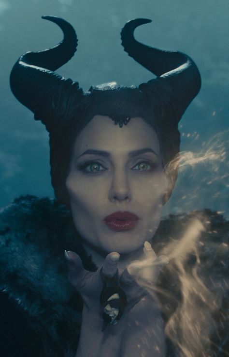 Maleficent Art, Maleficent 2014, Angelina Jolie Maleficent, Maleficent Movie, Disney Princess Tattoo, Evil Disney, Alternative Disney, Disney Maleficent, Girl Interrupted