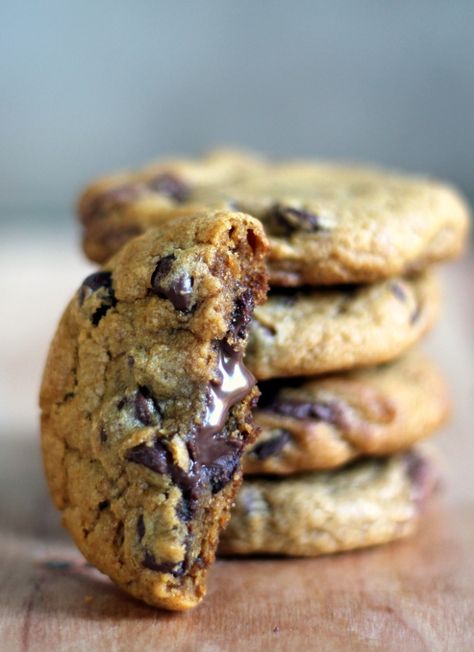 Chewy Brown Butter Pumpkin Chocolate Chip Cookies - stuffed with NUTELLA! Stuffed Pumpkin Cookies, Nutella Chocolate Chip Cookies, Cookies Pumpkin, Hazelnut Cookies, Double Chocolate Chip Cookies, Pumpkin Chocolate Chip, Favorite Cookie Recipe, Pumpkin Chocolate Chip Cookies, Nutella Recipes