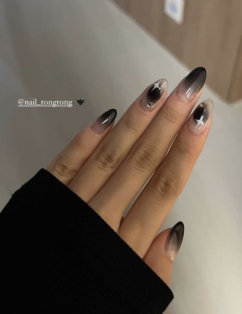 Monotone Nails, Black Korean Nails, Black Y2k Nails, Nail Art Y2k, Japanese Manicure, Monochrome Nails, Acrylic Nail Designs Coffin, Black Almond Nails, Nail Black