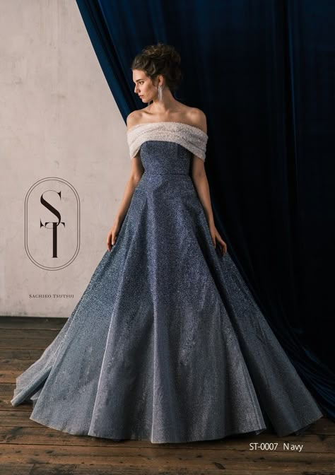 Conservative Gown, Modest Ball Gowns, Dresses Closet, Starfall Ball, Outfits For Events, Grad Dress Ideas, Medieval Outfit, Royal Wardrobe, Slavic Style