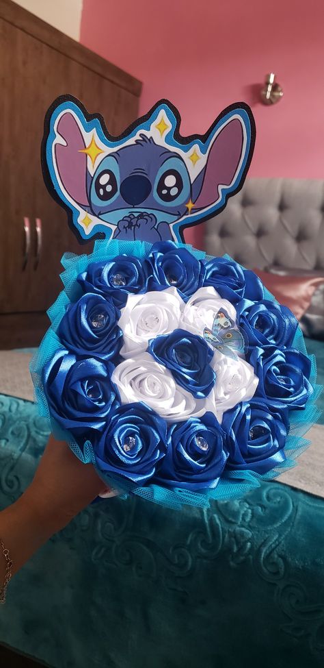 Stitch Eternal Rose Bouquet, Stitch Ribbon Bouquet, Enternal Flowers Bouquet, Ribbon Bouquet Ideas, Ribbon Flowers Bouquet Ideas, Eternal Bouquet Ideas, Ribbon Ramos, Stitch Flower Bouquet, Bouquet For Boyfriend