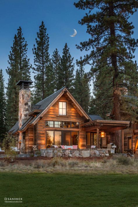 Casas Country, Mountain Home Exterior, Lodge House, Cabin Exterior, Log Cabin Homes, Small Cabin, Log Home, Home Inspo, Cabins And Cottages