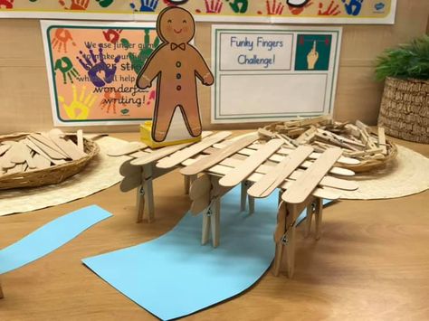 Kindergarten Stem Challenges, Gingerbread Man Preschool, Gingerbread Story, Gingerbread Man Story, Fairy Tales Preschool, Character Activities, Men Pictures, Fairy Tale Activities, Kindergarten Stem