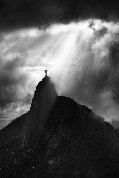 #FultonFridays: There Is No Reason For Despair Christ The Redeemer, Jesus Is Life, Jesus Pictures, Sun Rays, White Photo, The Cross, White Photography, Black And White Photography, Picture Wall