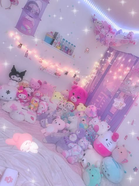 Little Spaces Aesthetic, Agere Room, Kawaii Apartment, Kawaii Bedroom Decor, Hollywood Arts, Beck Oliver, Kawaii Room Ideas, Kawaii Items, Kawaii Bedroom