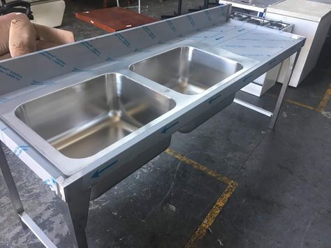 Kitchen sink Kitchen Zinc Ideas, Kichan Room Sink, Industrial Sink In Home Kitchen, Commercial Sink In Home Kitchen, Industrial Kitchen Sink Cabinet, Salad Station, Industrial Kitchen Sink Stainless Steel, Catering Kitchen, Kitchen Industrial