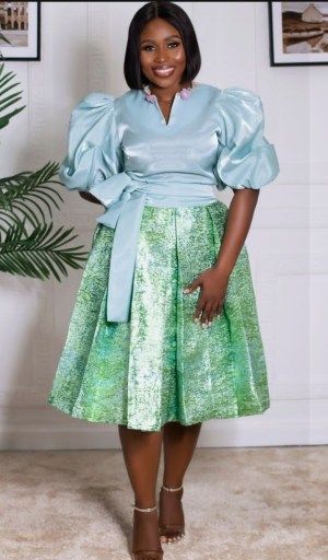 20+ classy and stylish tailor made skirt styles you should consider. - Stylish Naija Best Plus Size Dresses, Fancy Short Dresses, Stylish Naija, Classy Skirts, Skirt Styles, Modest Dresses Fashion, Shweshwe Dresses, Chic Dress Classy, African Print Dress Ankara