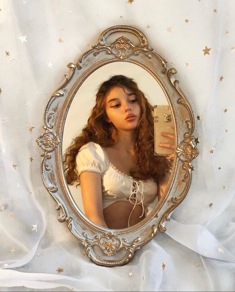 Vintage Mirror Selfie, Old Mirrors, Modern Disney, Grunge Goth, Vintage Mirror, Pretty Lingerie, Grunge Outfits, Aesthetic Girl, Body Goals