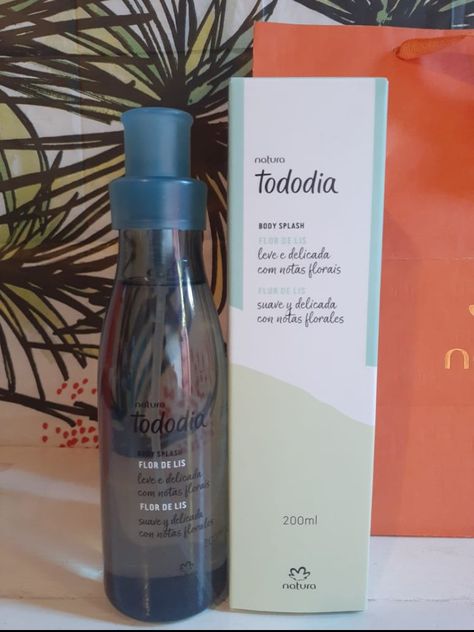 Voy a subir fotos, tomadas por mi, listas para editarle el precio. Natura Todo Dia Body Splash, Body Splash Natura, Natura Cosmetics, Body Splash, Smell Good