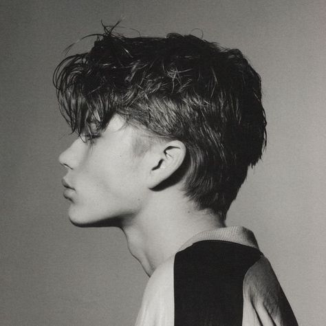 Mens Haircuts Straight Hair, Jordan Barrett, Mens Haircuts Short Hair, Guy Haircuts Long, Wavy Hair Men, Hair Inspiration Short, Men Haircut Styles, High Fade, Mens Haircuts