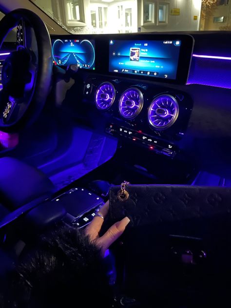 Car Ambient Lighting, Mercedes Ambient Lighting, Benz Aesthetic, Luxury Cars Mercedes, Blue Lights, Luxury Car Interior, Late Night Drives, Lux Cars, Interior Car