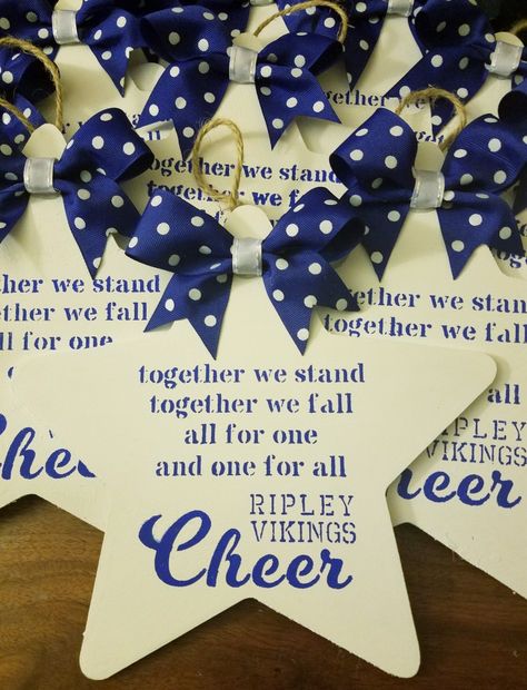 Stenciled wooden stars for our little cheerleaders! Cheer Coach Diy Gifts, Cheer Announcement Ideas, All Star Cheer Competition Gifts, Cheerleader Locker Decorations, Cheer Mom Ideas Crafts, Locker Decorations For Cheerleaders, Drill Team Party Ideas, Cheerleader Treats Ideas, Sports Lunch Ideas