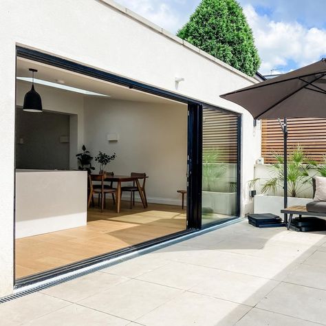 Extension With Sliding Doors, 6 Panel Sliding Door, Bungalow Extension Plans Layout, Kitchen Sliding Doors To Outside, Sliding Doors Exterior Patio, Bungalow Extension Plans, Minimalistic Frames, Extension Doors, Aluminium Patio Doors