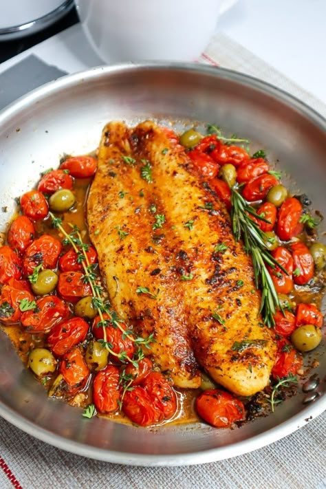 The Best Mediterranean Baked Fish - Cooking With Claudy Best Baked Fish, Salmon Sushi Recipes, Mediterranean Baked Fish, Mediterranean Fish, Fish Fillet Recipe, Snapper Recipes, Fish Dinner Recipes, Salmon Sushi, Fish Recipes Healthy