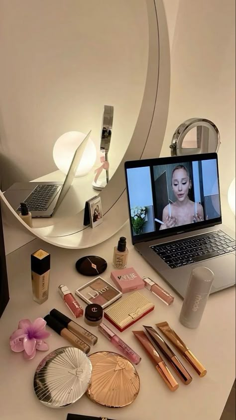 Makeup Girly Aesthetic, Getting Ready Makeup Aesthetic, Makeup On The Floor Aesthetic, Vogue Grwm Aesthetic, Vogue Makeup Aesthetic, Makeup Pictures Aesthetic, Pinterest Girlies Aesthetic, Beauty Secrets Vogue, Girly Vision Board Ideas Aesthetic