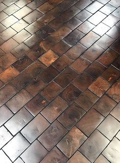 End Grain Flooring, Wood Block Flooring, Creative Flooring, Bamboo Flooring, Flooring Materials, Room Flooring, Floor Design, Diy Garden Decor, Backyard Decor