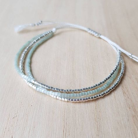 Tiny Bead Bracelet, قلادات متدلية, Boho Chique, Miyuki Bracelet, Bracelet Minimalist, Bracelet Friendship, Seed Bead Bracelet, Beaded Wrap Bracelets, Minimalist Bracelet